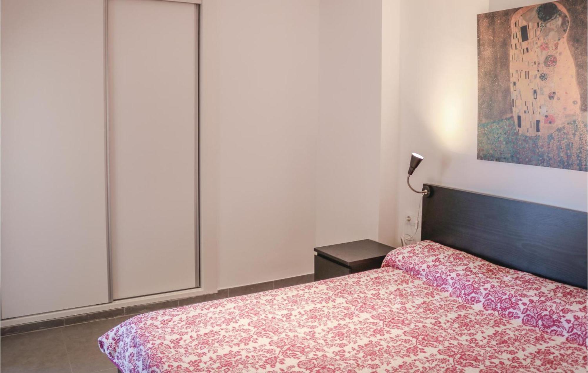 4 Bedroom Stunning Apartment In Малага Екстер'єр фото